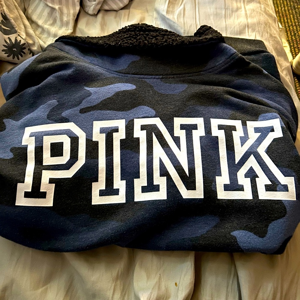 pink brand camo turtleneck fuzzy hoodie size medium